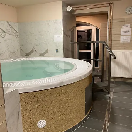 Royal 3* Cserkeszőlő